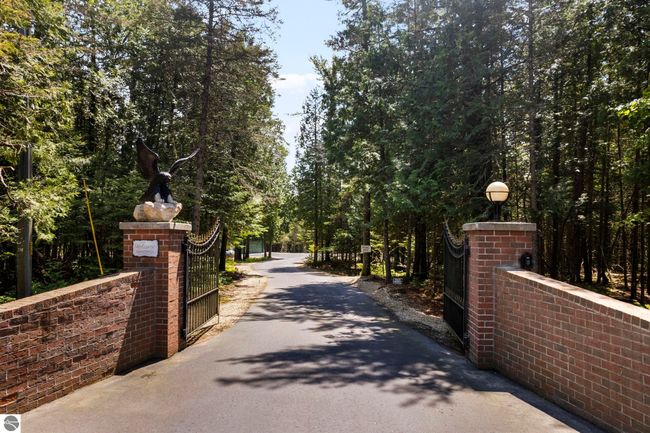 5343 Michibay Dr, House other with 5 bedrooms, 4 bathrooms and null parking in Manistique MI | Image 4