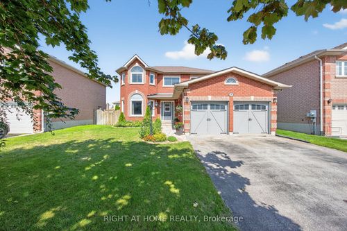 18 Amberview Dr, Keswick, ON, L4P3X6 | Card Image