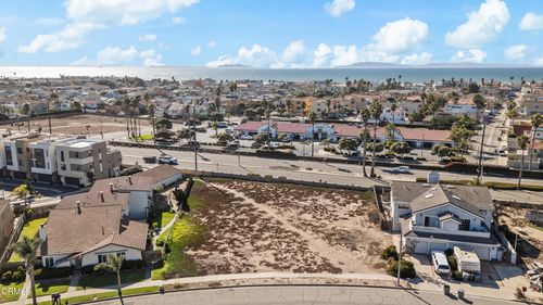 1011 Dunes St, Oxnard, CA, 93035-1115 | Card Image