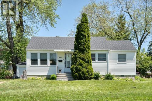 4062 Roseland Dr E, Windsor, ON, N9G1Y4 | Card Image
