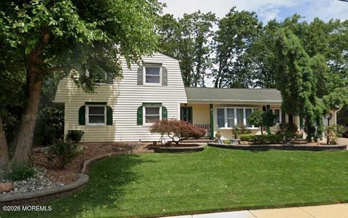 6 Meadowbrook Dr, Howell, NJ, 07731-2024 | Card Image