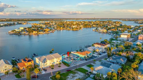 14257 N Bayshore Dr, MADEIRA BEACH, FL, 33708-5202 | Card Image