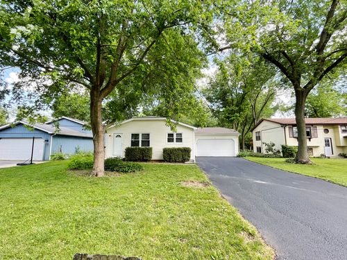 9 Sunshine Ave, Third Lake, IL, 60030-9006 | Card Image