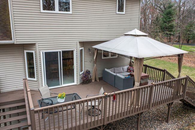 Spacious Deck | Image 34