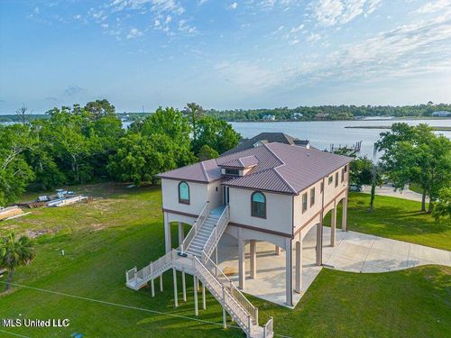 238 Lovers Ln, Ocean Springs, MS, 39564-2857 | Card Image