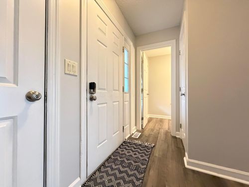 37c-2544 Maxim Ln, Columbus, OH, 43235-5529 | Card Image