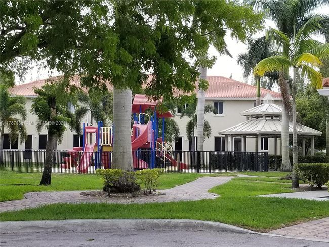 APT-819 - 21205 Nw 14 Th Pl, Townhouse with 3 bedrooms, 3 bathrooms and null parking in Miami Gardens FL | Image 14
