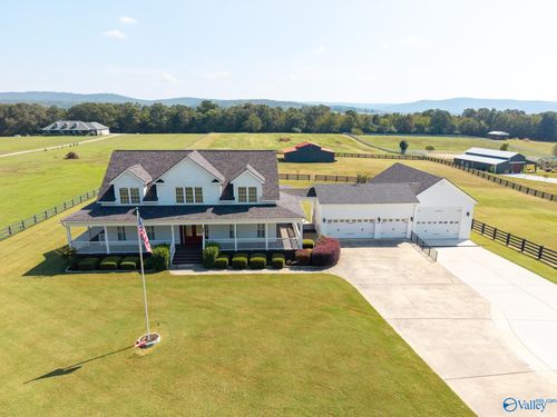 161 Sam Henley Ln, New Market, AL, 35761-8526 | Card Image