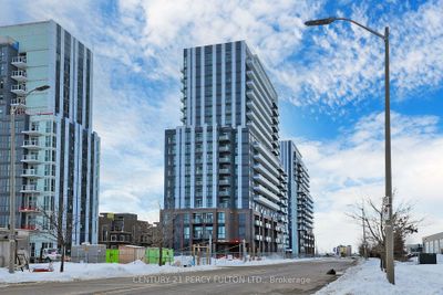 208 - 38 Honeycrisp Cres, Condo with 2 bedrooms, 2 bathrooms and 2 parking in Concord ON | Image 2