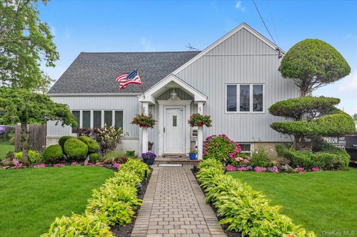 2631 Fox Road, Hempstead, NY, 11510 | Card Image
