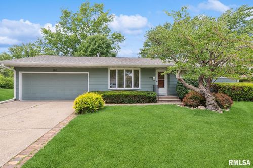 2812 Oak St, Davenport, IA, 52804-1525 | Card Image