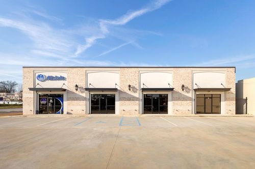 407 E Tennessee St, Florence, AL, 35630-5717 | Card Image