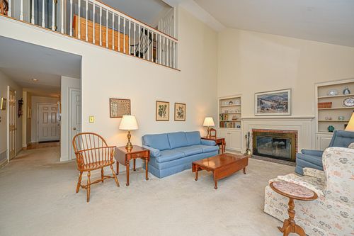 63 Peninsula Dr, Stratham, NH, 03885-2338 | Card Image