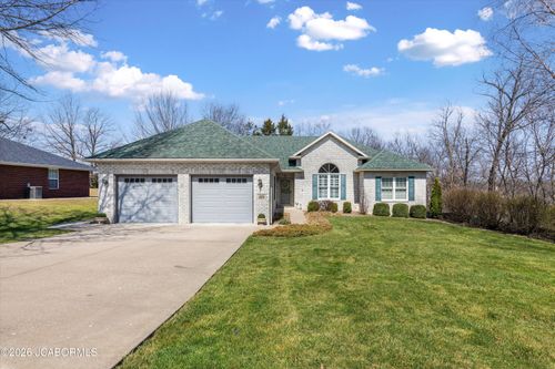 221 Madelines Park Cir, Jefferson City, MO, 65109-7346 | Card Image