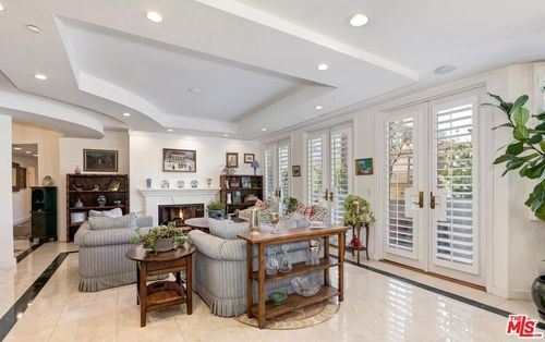 205-121 N Almont Dr, Beverly Hills, CA, 90211-1860 | Card Image