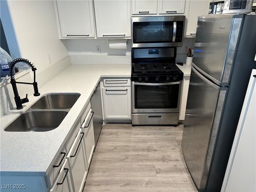 unit-202-3155 Casey Dr, Las Vegas, NV, 89120-5113 | Card Image