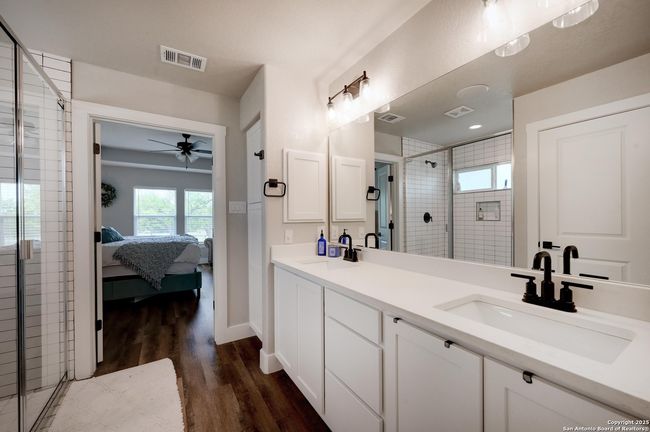 115 S Calvin Barrett, House other with 4 bedrooms, 3 bathrooms and null parking in Blanco TX | Image 11