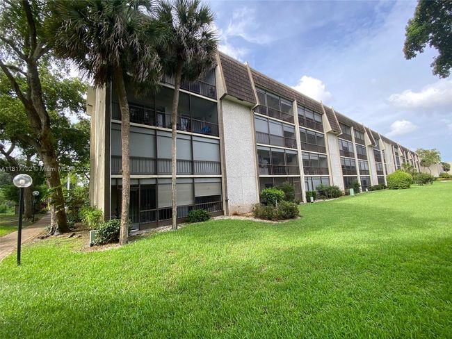 APT-115 - 6200 Nw 44 Th St, Condo with 2 bedrooms, 2 bathrooms and null parking in Lauderhill FL | Image 4