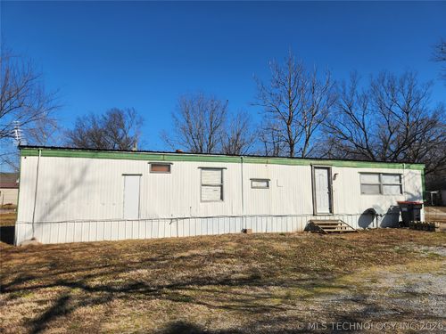 111 E 4th St, Chelsea, OK, 74016-2049 | Card Image