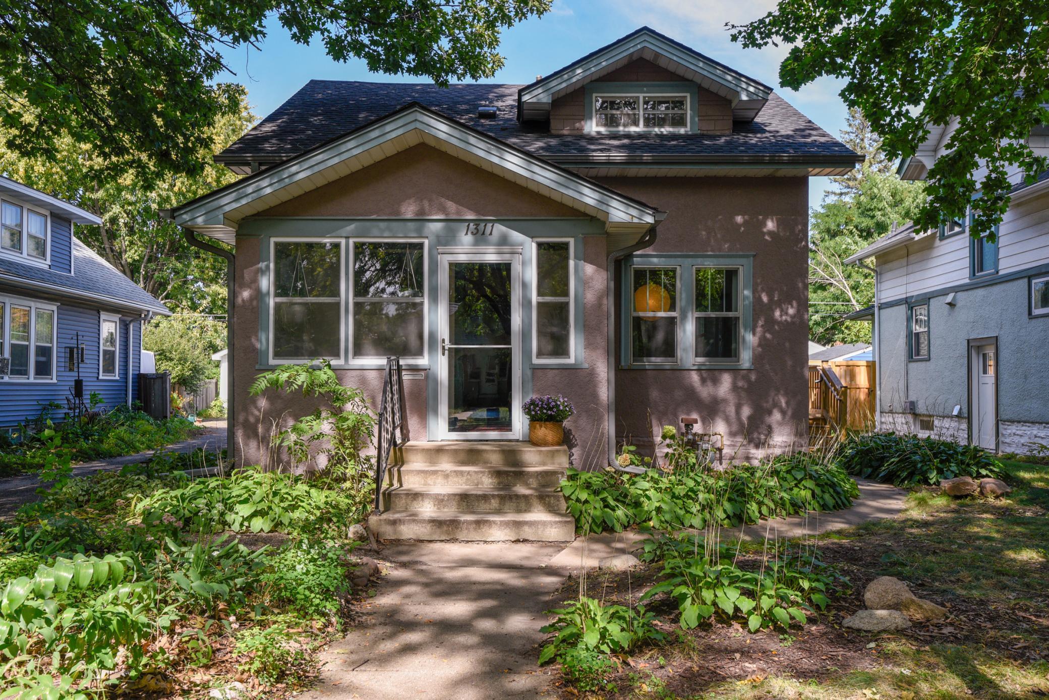 Hubbard Ave, Saint Paul, MN 55104