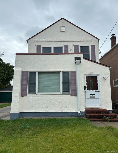 126 2nd St, New Hyde Park, NY, 11040-4408 | Card Image