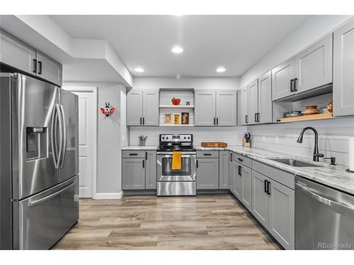 2556 E Easter Ave, Centennial, CO, 80122-1705 | Card Image