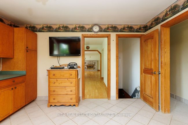 37364 Londesboro Rd, Home with 3 bedrooms, 2 bathrooms and 20 parking in Goderich ON | Image 10