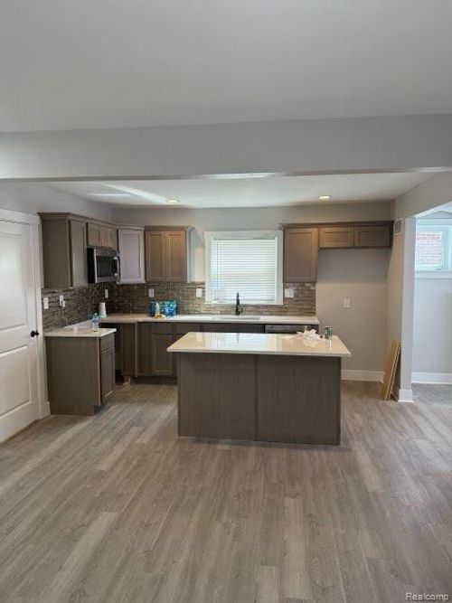 4394 Devonshire Rd, Detroit, MI, 48224-3638 | Card Image