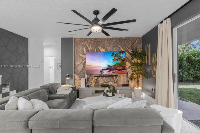 13109 Sw 54 Th Ct, House other with 5 bedrooms, 3 bathrooms and null parking in Miramar FL | Image 7