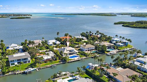 19 Island Rd, Sewalls Point, FL, 34996-7006 | Card Image