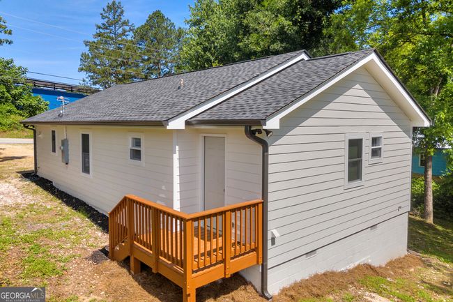 1037 S Pond St, House other with 3 bedrooms, 2 bathrooms and null parking in Toccoa GA | Image 37