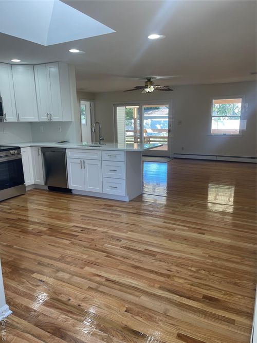 20 Pequot Ln, East Islip, NY, 11730-2713 | Card Image