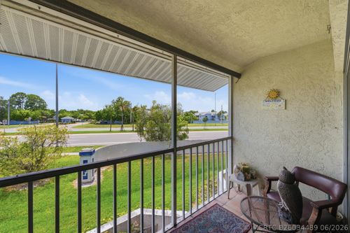 204-1530 Se Royal Green Cir, Port St Lucie, FL, 34952-4667 | Card Image