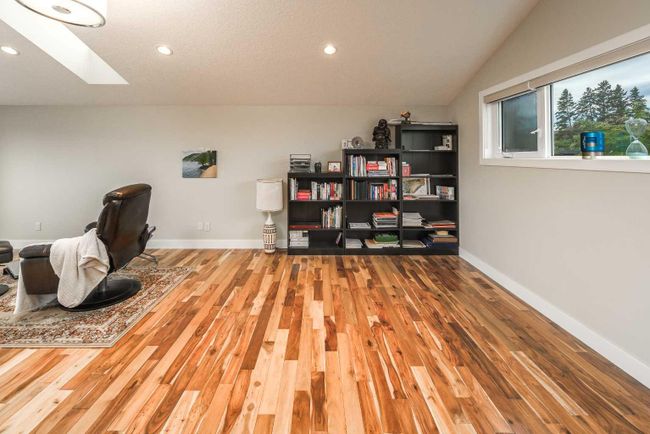 2116 15 Street Sw, Home with 3 bedrooms, 2 bathrooms and 2 parking in Calgary AB | Image 36