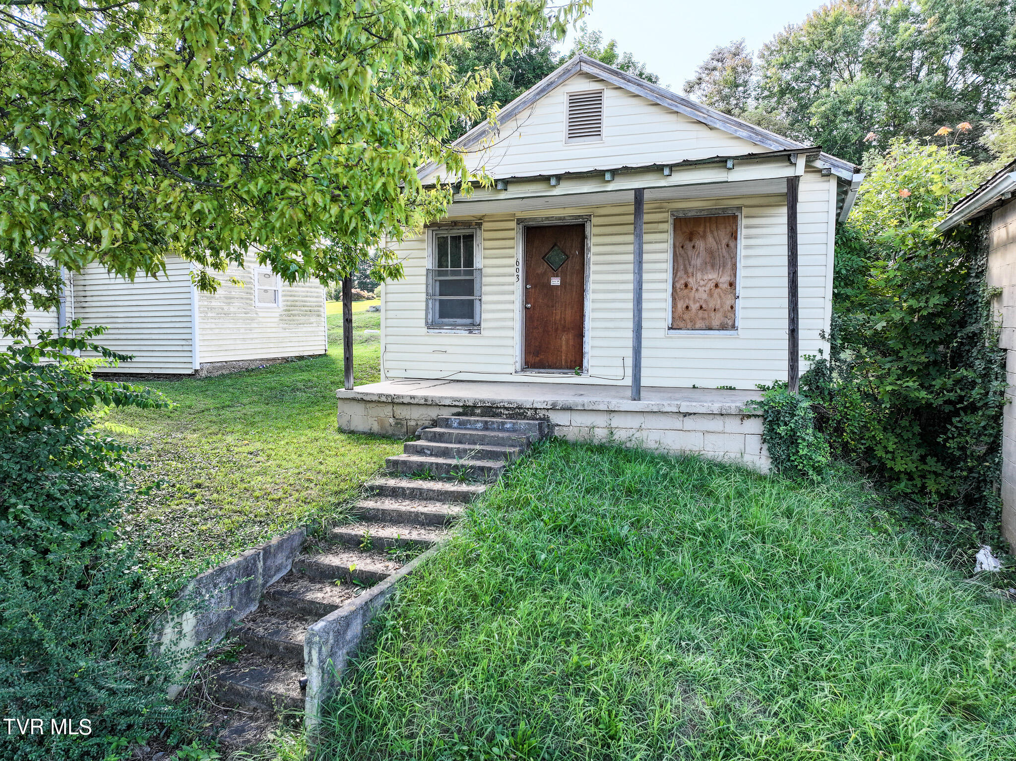 Main St, Greeneville, TN 37745