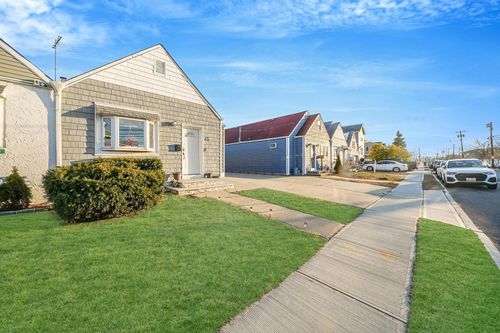 45 Nassau Ln, Island Park, NY, 11558-1503 | Card Image
