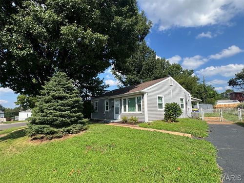 3148 Saint David Ln, Saint Ann, MO, 63074-3842 | Card Image