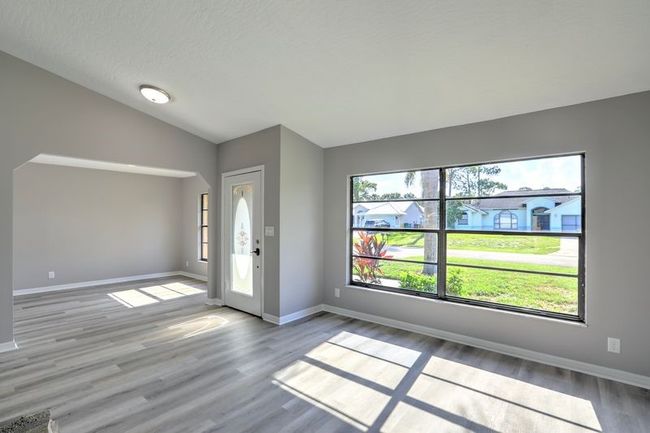 123 Friar Ct, House other with 3 bedrooms, 2 bathrooms and null parking in SEBASTIAN FL | Image 7