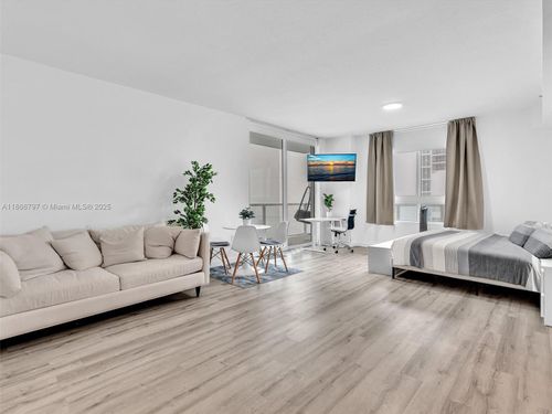apt-3405-1900 N Bayshore Dr, Miami, FL, 33132-3018 | Card Image