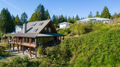 4701 Hotel Lake Rd, House other with 3 bedrooms, 2 bathrooms and 2 parking in Garden Bay BC | Image 3