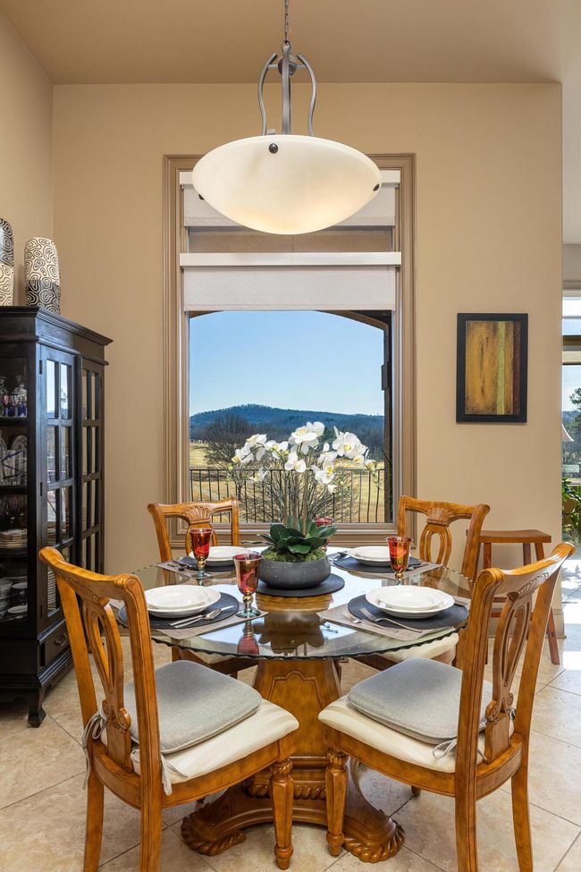 Breakfast Nook for Casual Dining | Image 27