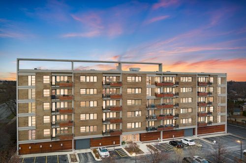 apt-302-1905 S Wolf Rd, Hillside, IL, 60162-2101 | Card Image
