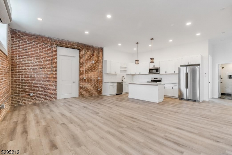 Residential Lease in Newton Town