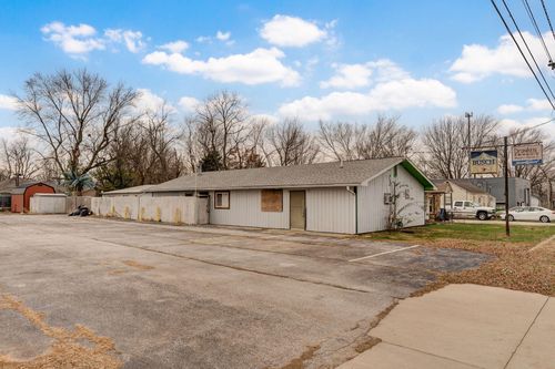 1816 W Division St, Springfield, MO, 65802-1523 | Card Image