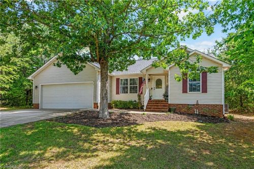 4280 White Oak Dr, Randleman, NC, 27317-8154 | Card Image