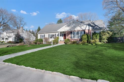 2 Hamilton Rd, Harrison, NY, 10528-1504 | Card Image