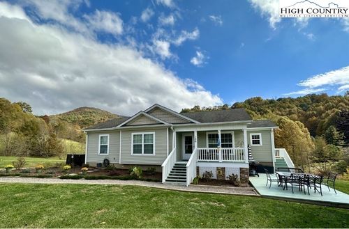 156 Chase Cole Ln, Zionville, NC, 28698-6002 | Card Image