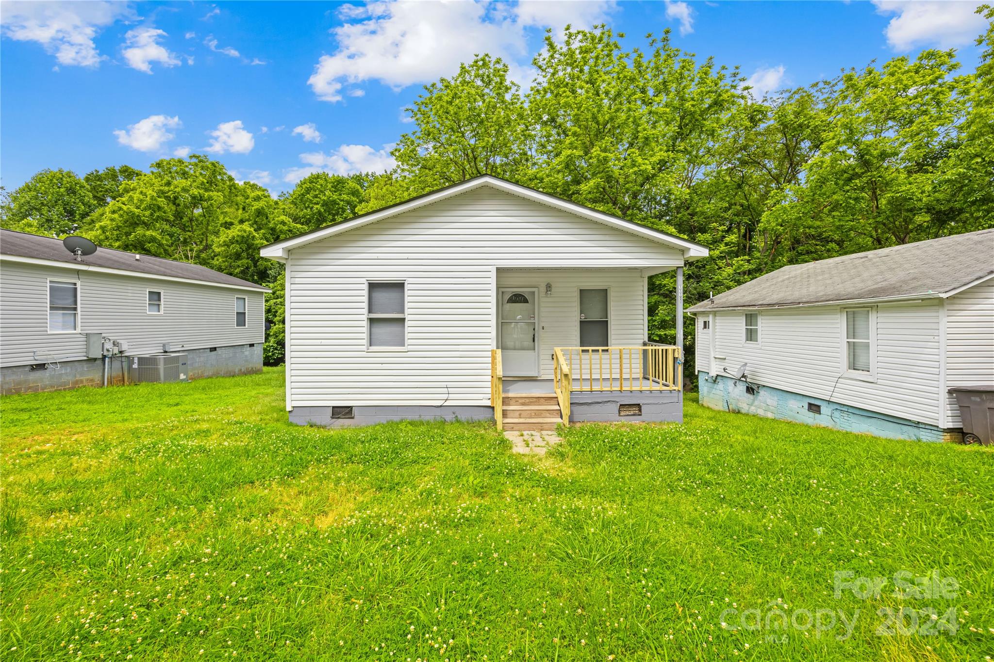 8th St, Statesville, NC 28677