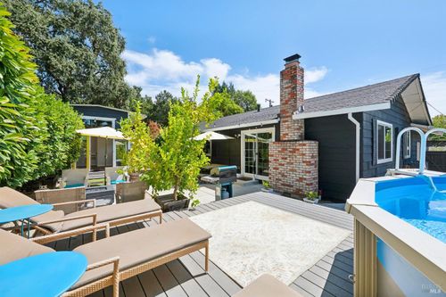 18344 Happy Ln, Sonoma, CA, 95476-4312 | Card Image