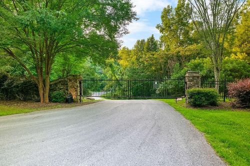 135 Red Oak Trl, Ellijay, GA, 30540-3591 | Card Image